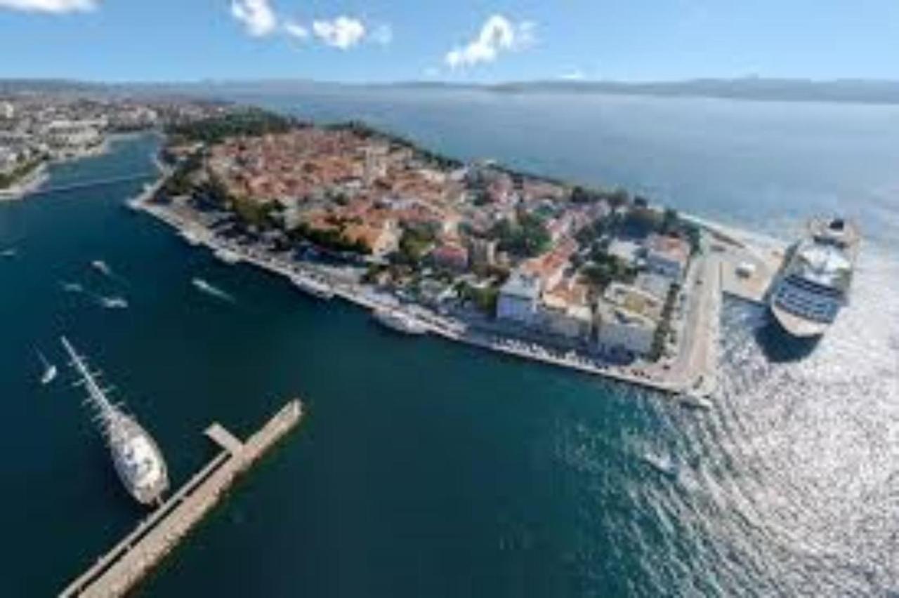 Apartament Mare *